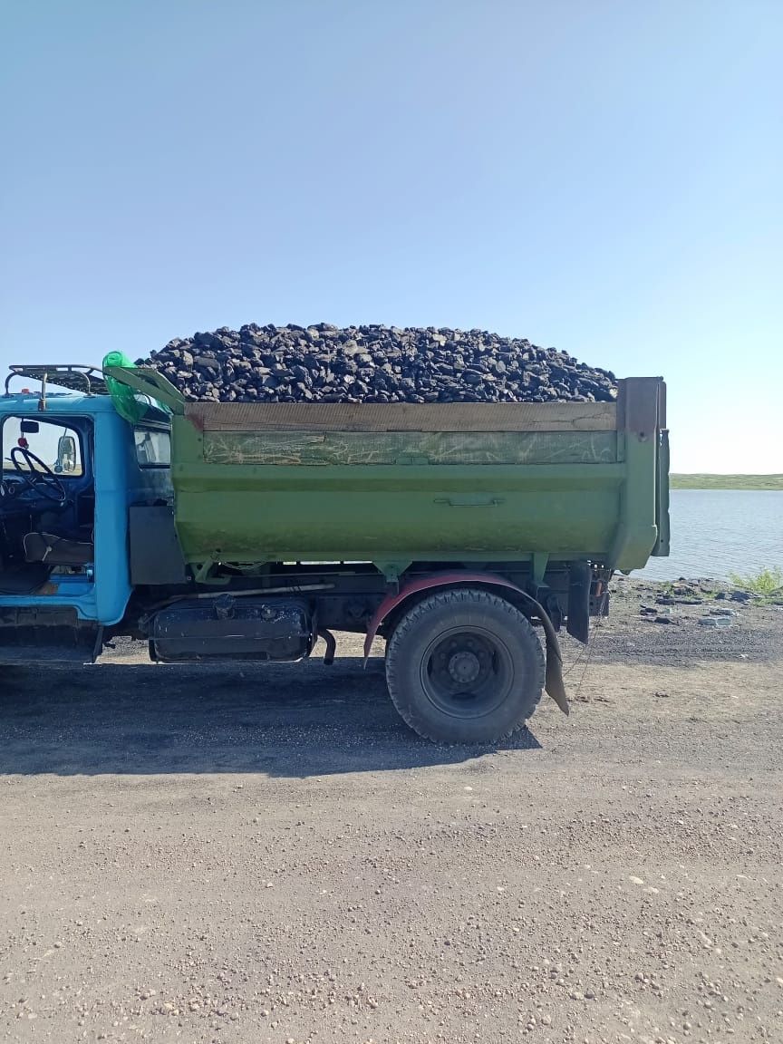 Доставка от 1 до 8 тонн. Песок, щебень, уголь, балласт.