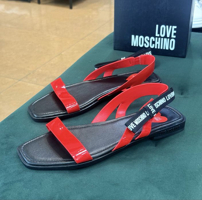 Оригинални дамски сандали Love Moschino намалени