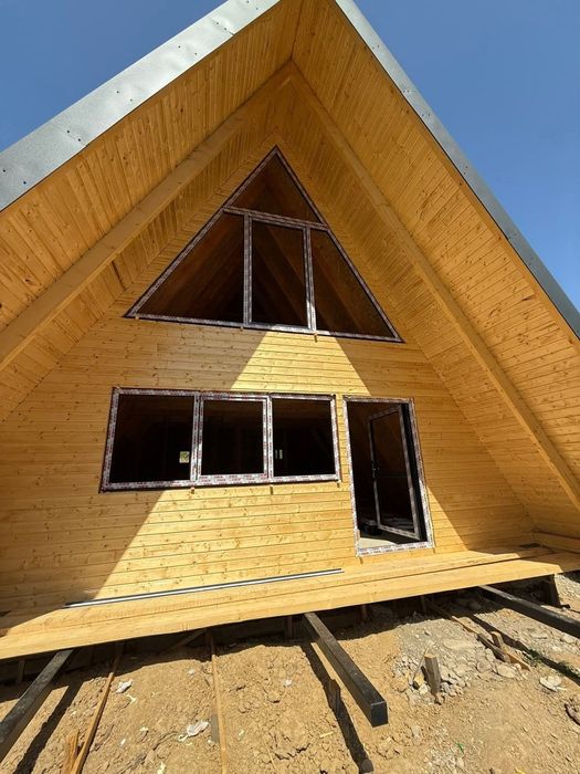 Vand cabane din lemn tip A Frame 

R