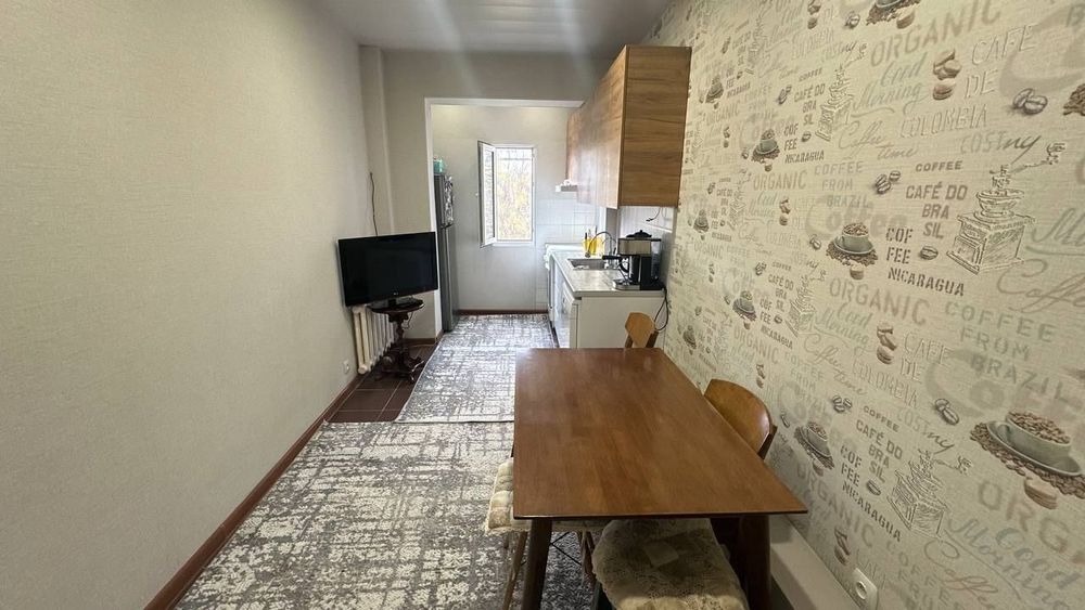 Продаётся Квартира 3-х комнатная Ойбек 60 школа