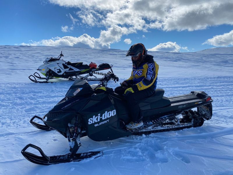 Моторна шейна Ski Doo Summit Rotax 800R E-tec