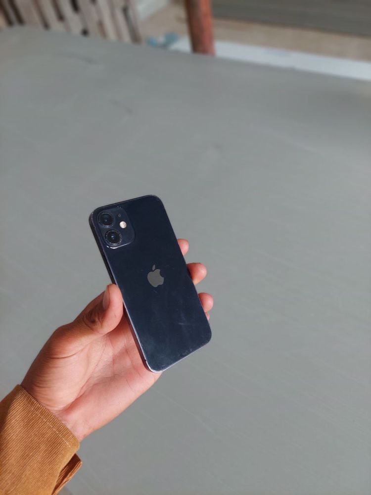 Iphone 12 mini sotiladi