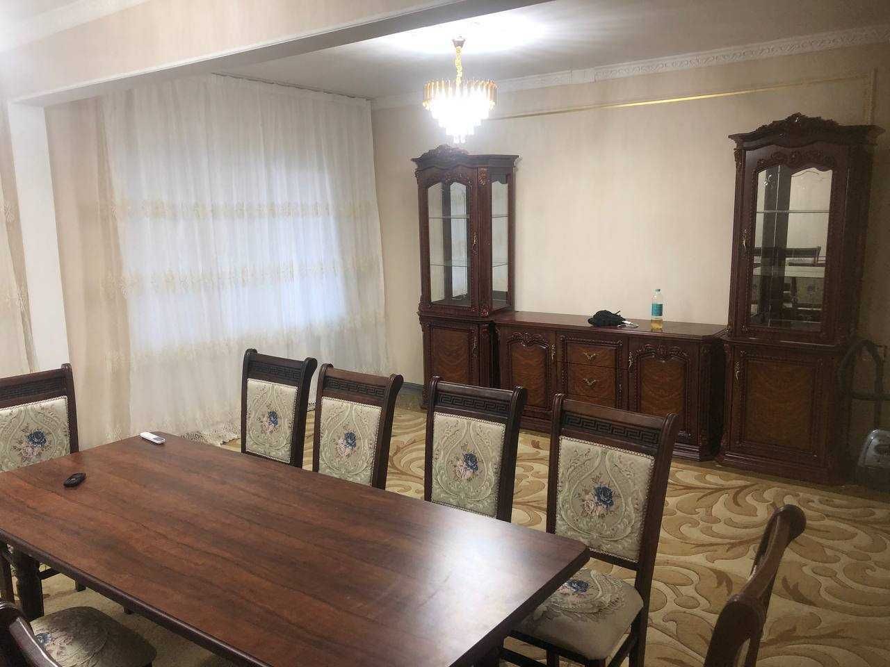 Срочно сдается в аренду 4/4/5 квартира на Юнусабадском