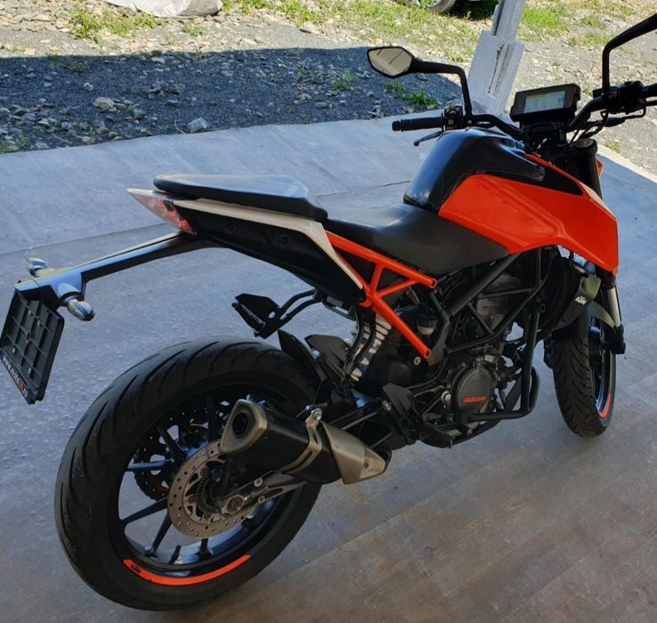 Motocicleta KTM DUKE 125