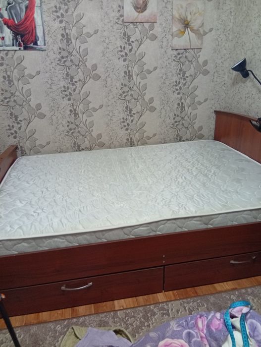 Продам матрас артепедический в использовании 1 год в хорошем состоянии