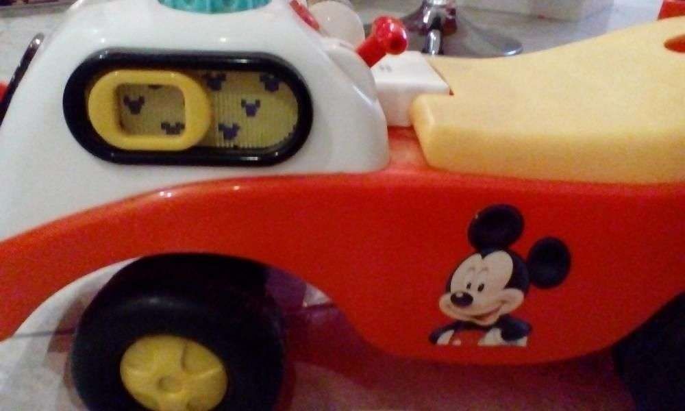 Premergător masinuta Mickey 150 lei