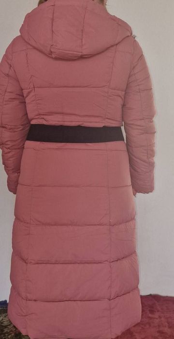 Geaca dama lunga curea inclusa .