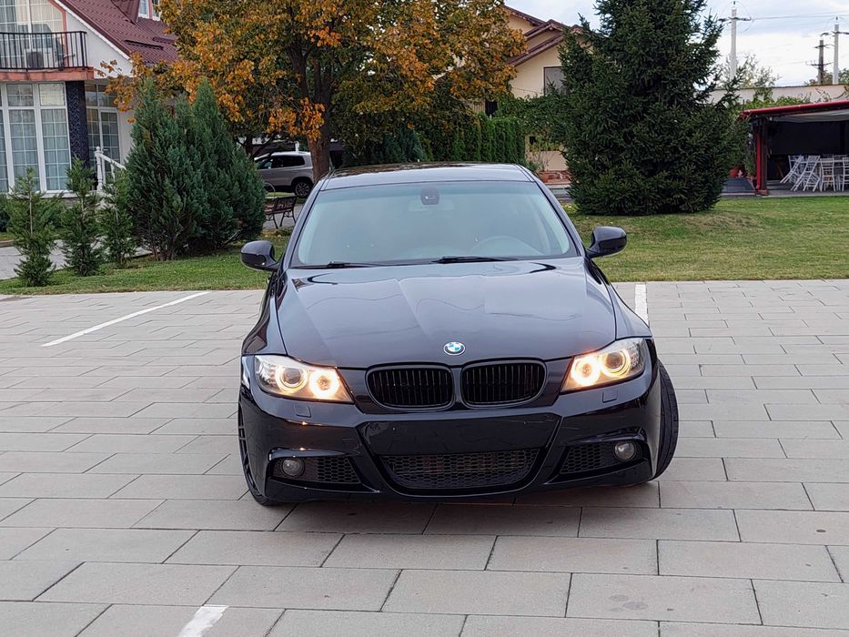 BMW E90 320d 177cp *2010* M-Pack Exterior / Navi / Xenon
