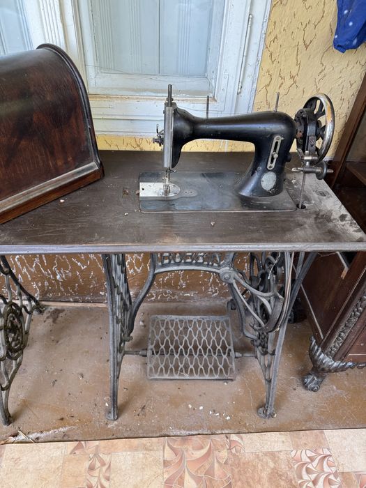 Vand masina de cusut veche zinger