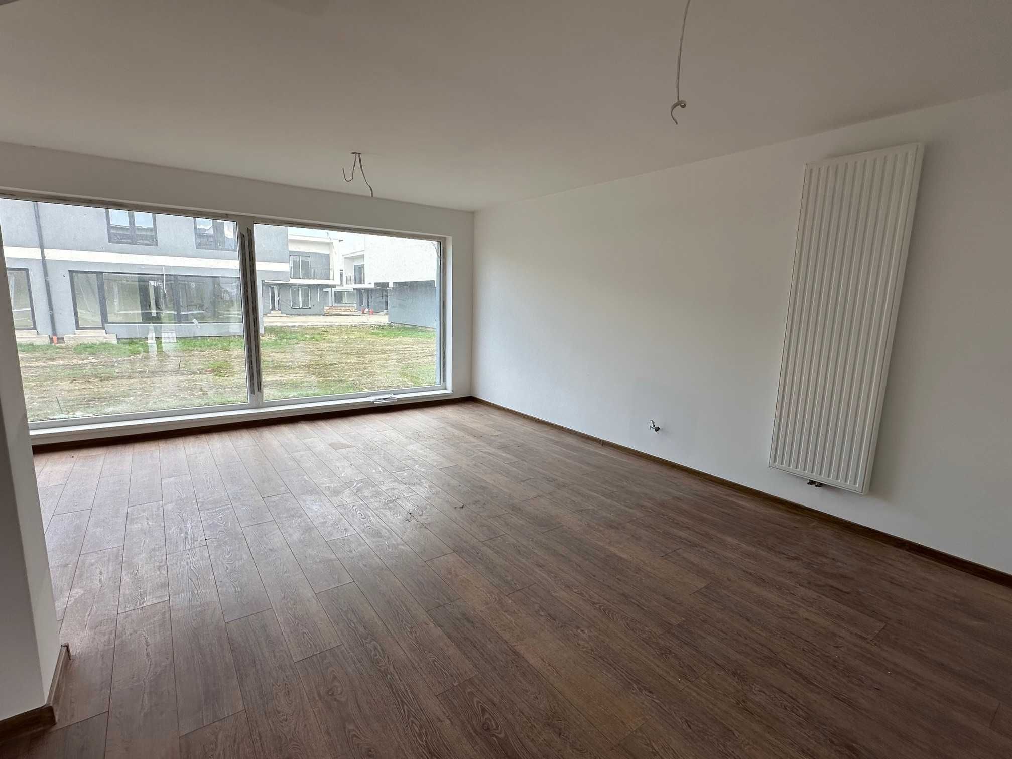 Vand casa tip duplex 4 camere - 2 bai - 105 mp - Rasinari