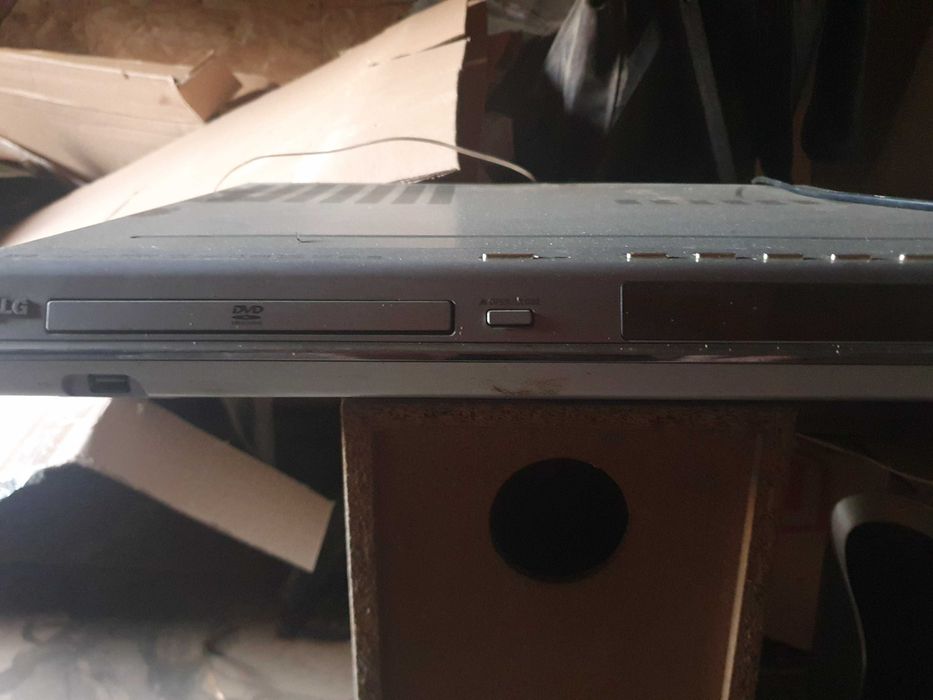 dvd lg cu5 sateliți si subwofer