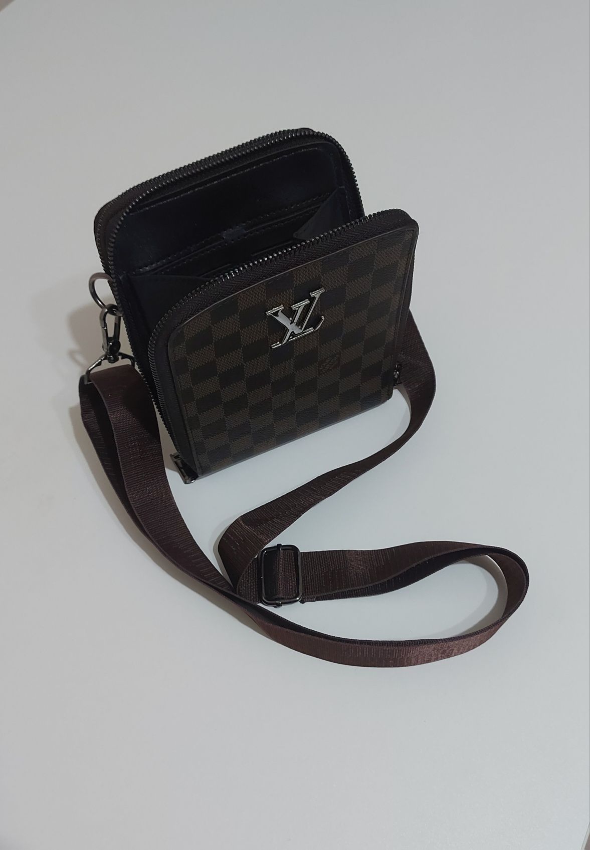 Барсетка_ louisvuitton