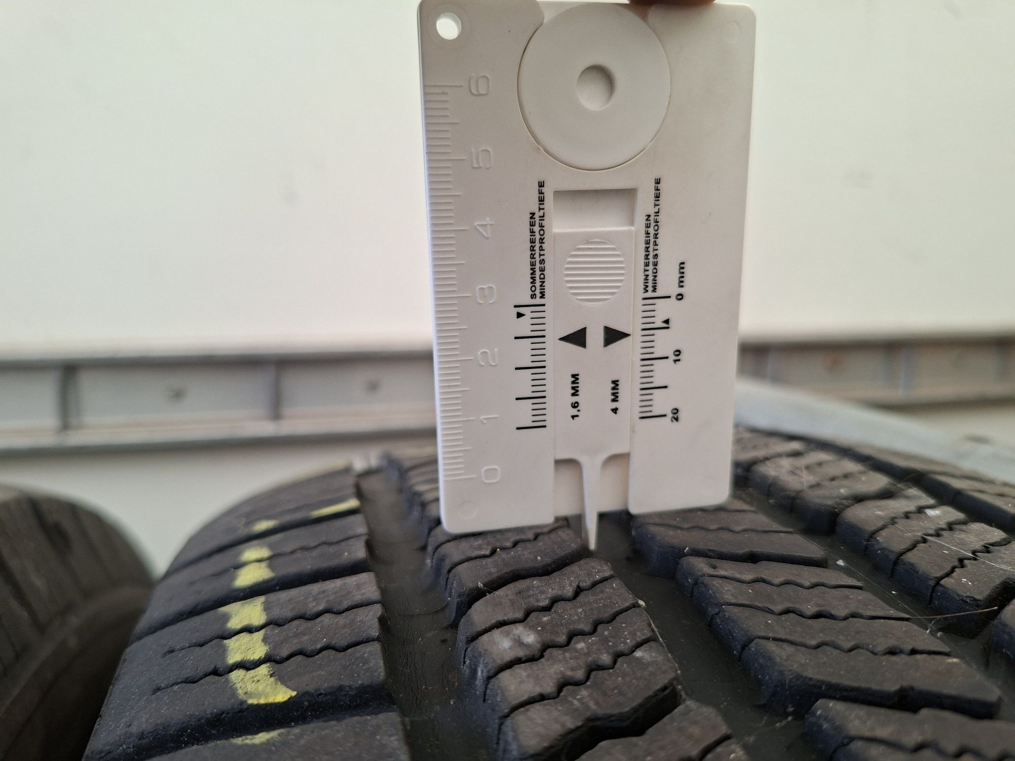 4 броя 235 70 16 michelin