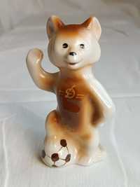 Продам статуэтку Олимпийский Мишка футболист