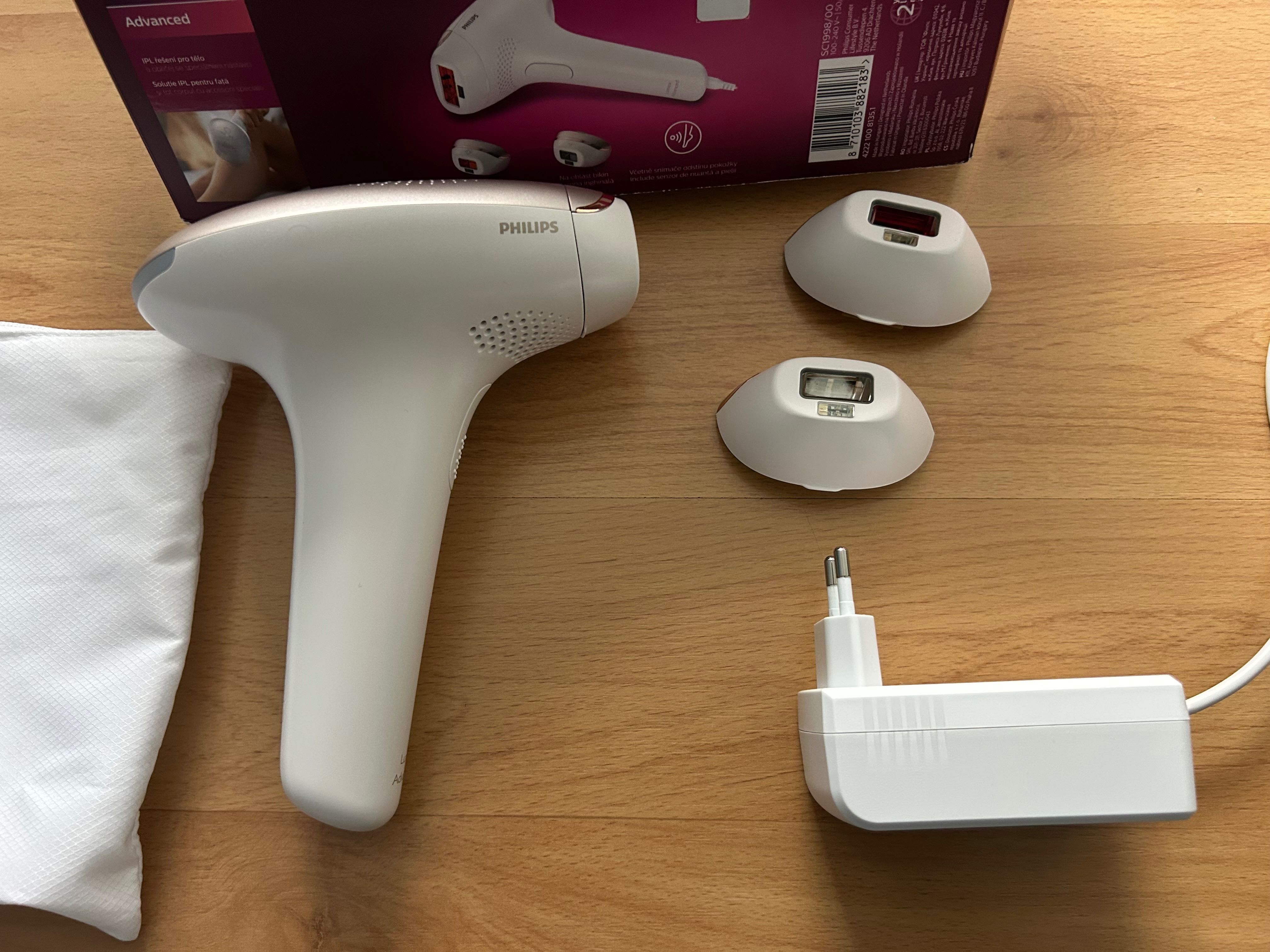 Фотоепилатор Philips Lumea Advanced