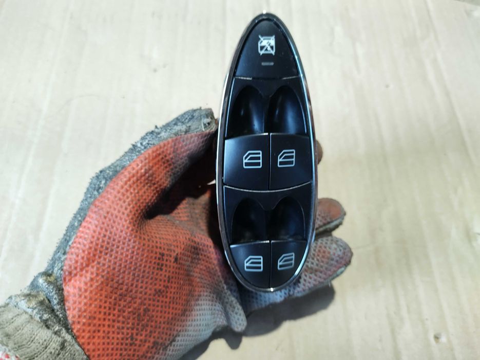 Ключ/Бутон Стъклоповдигане Mercedes E class W211 4Matic Tmodel 2008