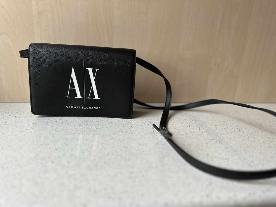 Armani Exchange малка дамска чанта