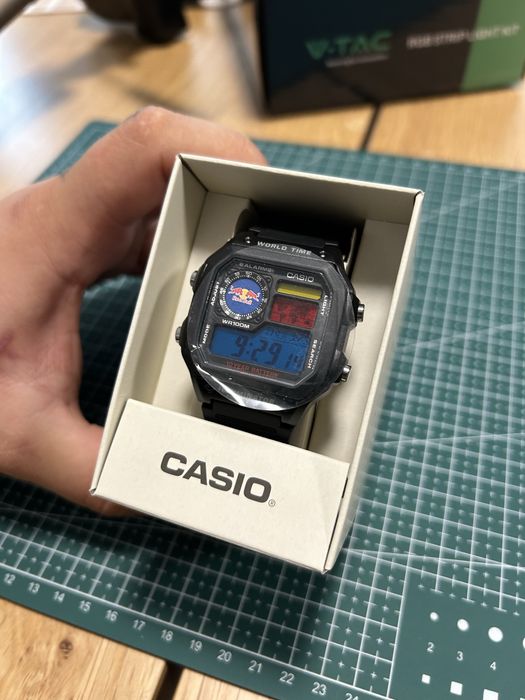 Предлагам часовници по поръчка от Модела Casio AE1200