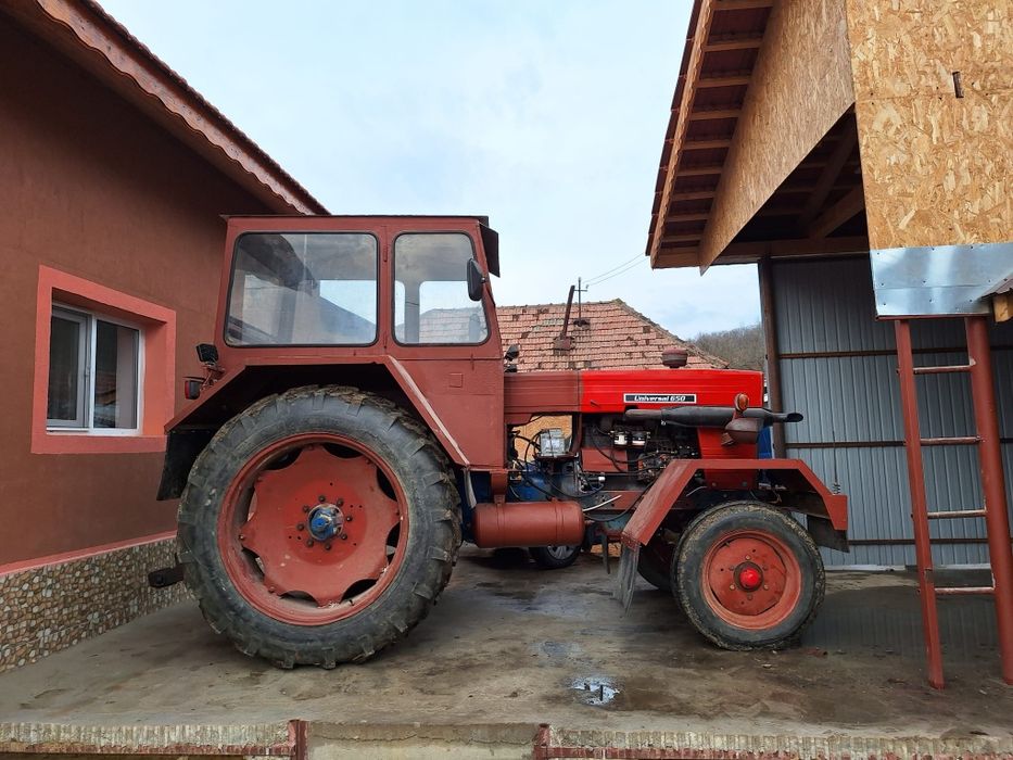 Vând tractor u650