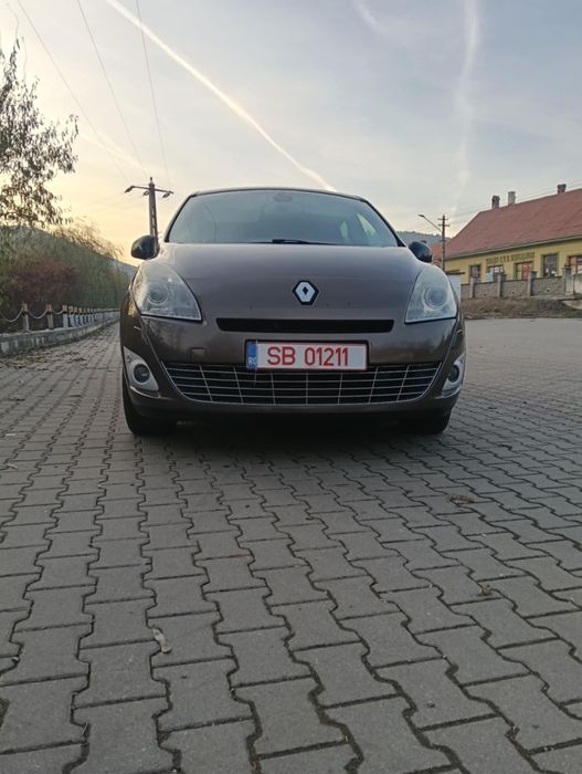 Vând Renault scenic