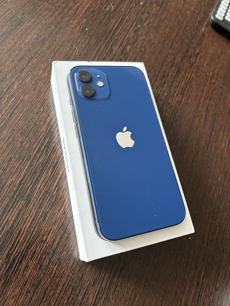 Продам iphone 12 на 128 гб