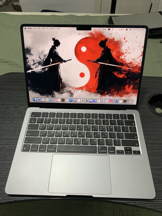 Macbook air m2 8/256
