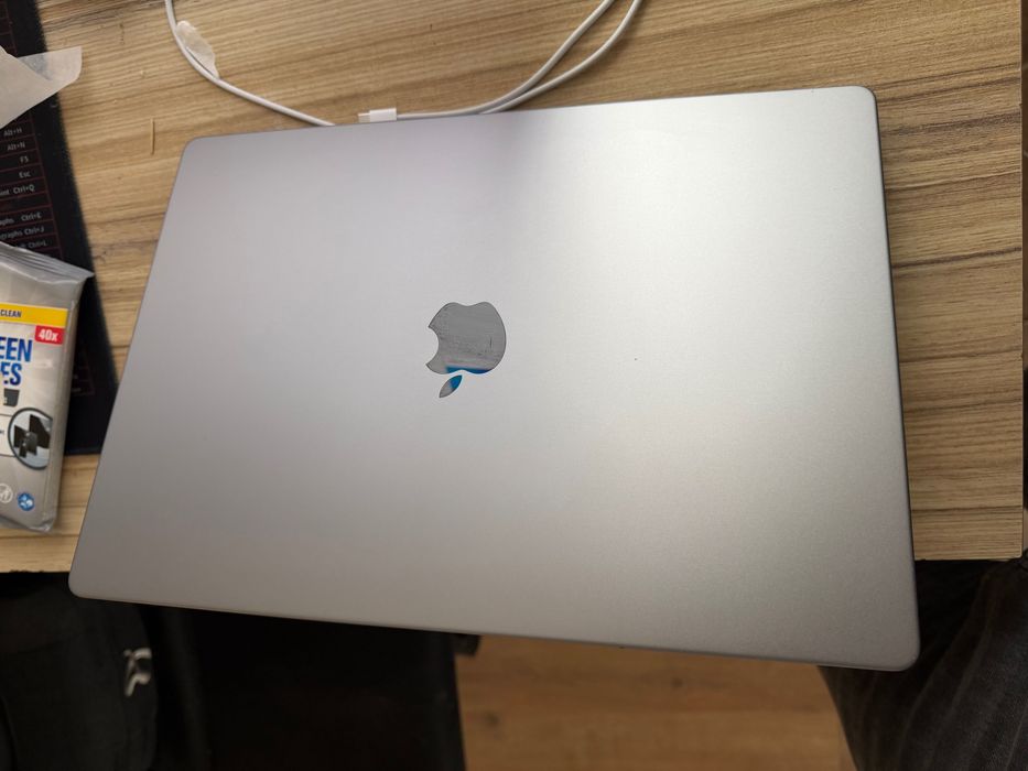 MacBook Pro M1 Pro  1TB 32 gb ram