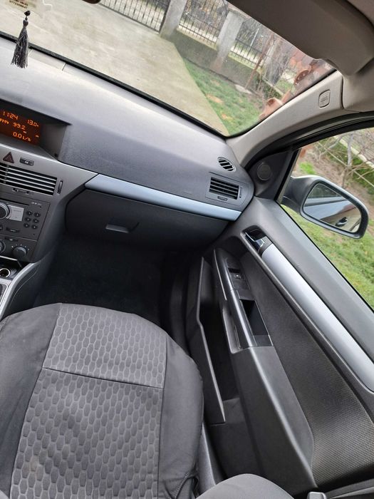 DE VÂNZARE – Opel Astra H Caravan 1.9 CDTi (100 CP), 2006 – 1700 €