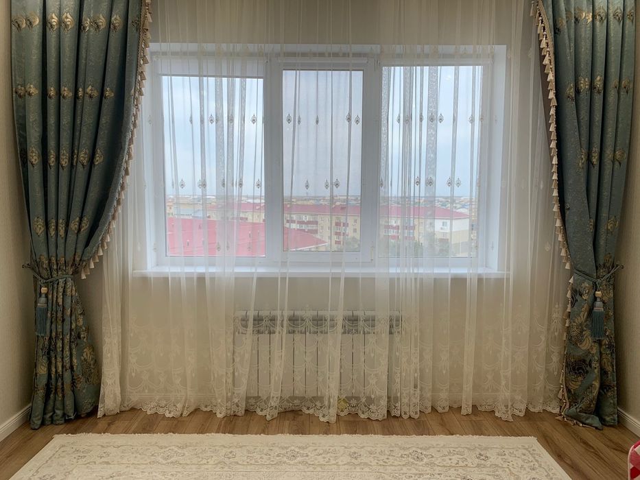 Продам шторы в комплекте.
