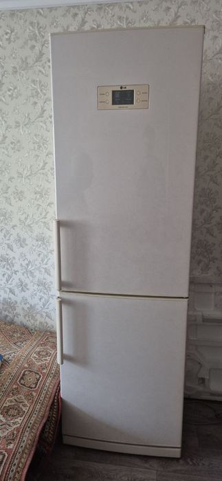 Холодильник LG. бу