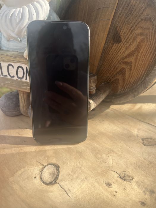 Продавам iphone 15pro
