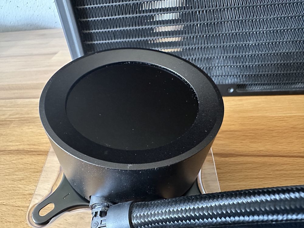 NZXT Kraken Z73 AIO