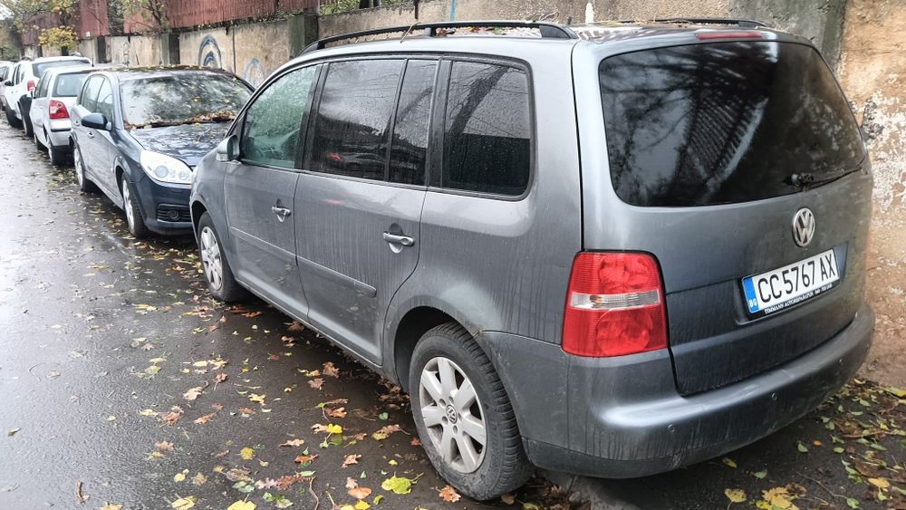 Modelul cu 7 locuri 2.0d an 2006 1550 euro