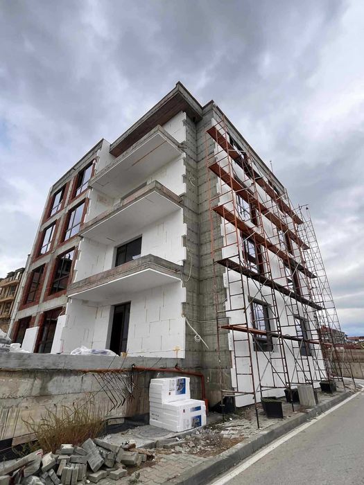 Тристаен апартамент в кв. Освобождение, гр. Благоевград