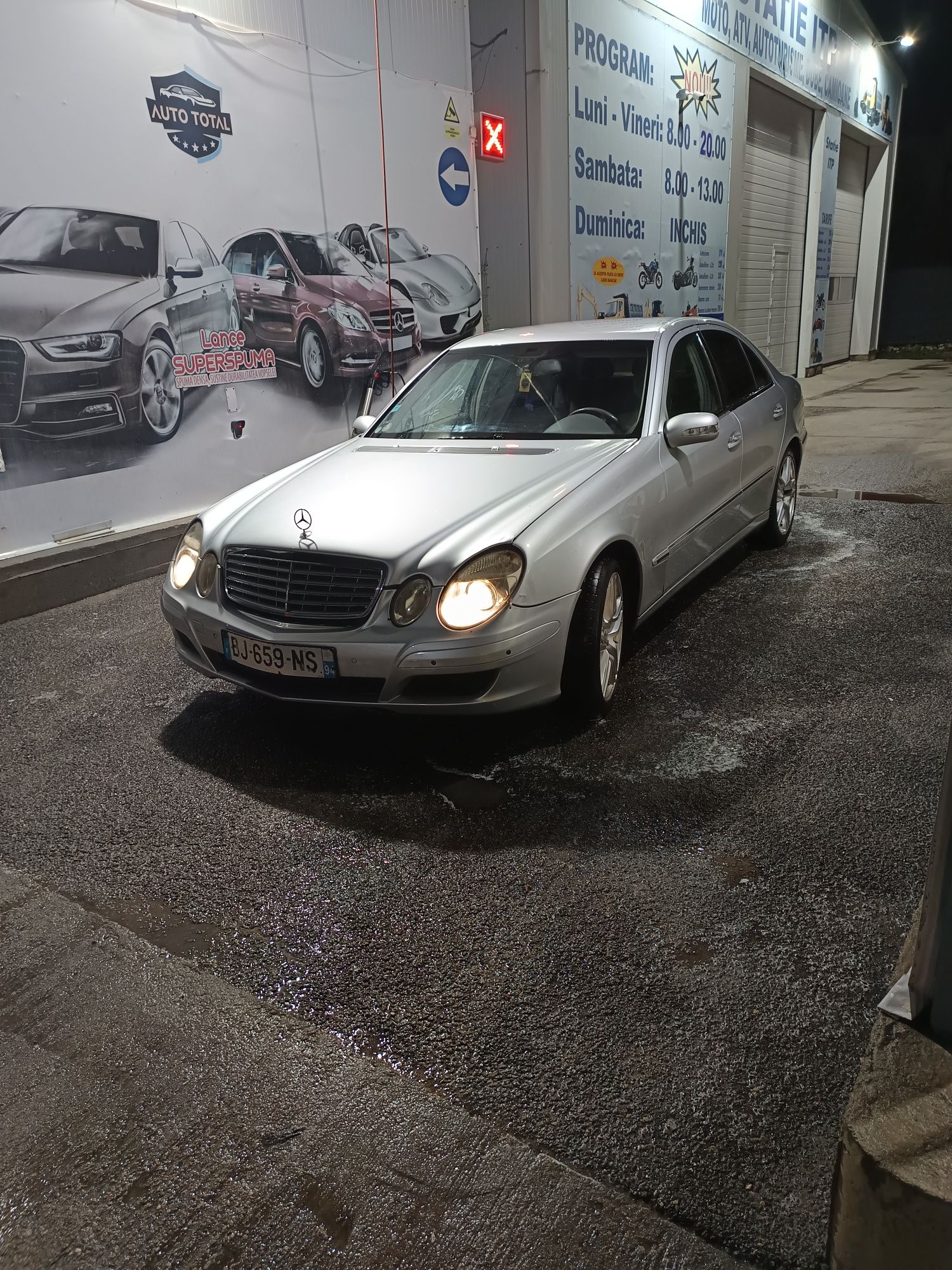 Mercedes Benz E220