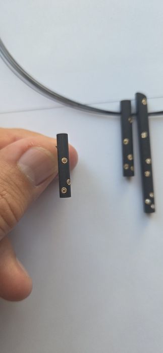 Set colier și cercei din carbon cu aur și diamante