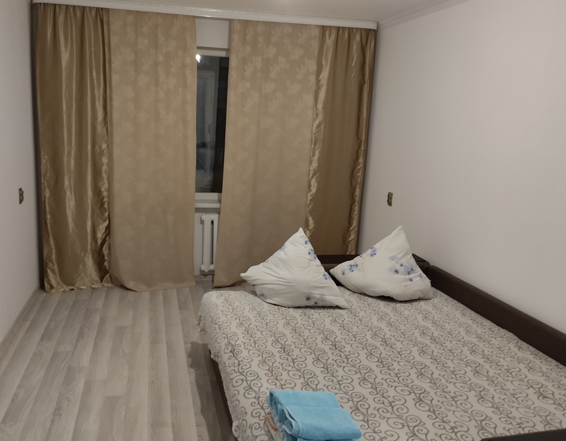 1 комн кв 8 мкрн, посуточно