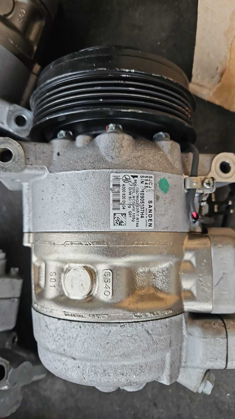Compresor NOU  AC  OM  Mercedes A08300004 dupa 2018