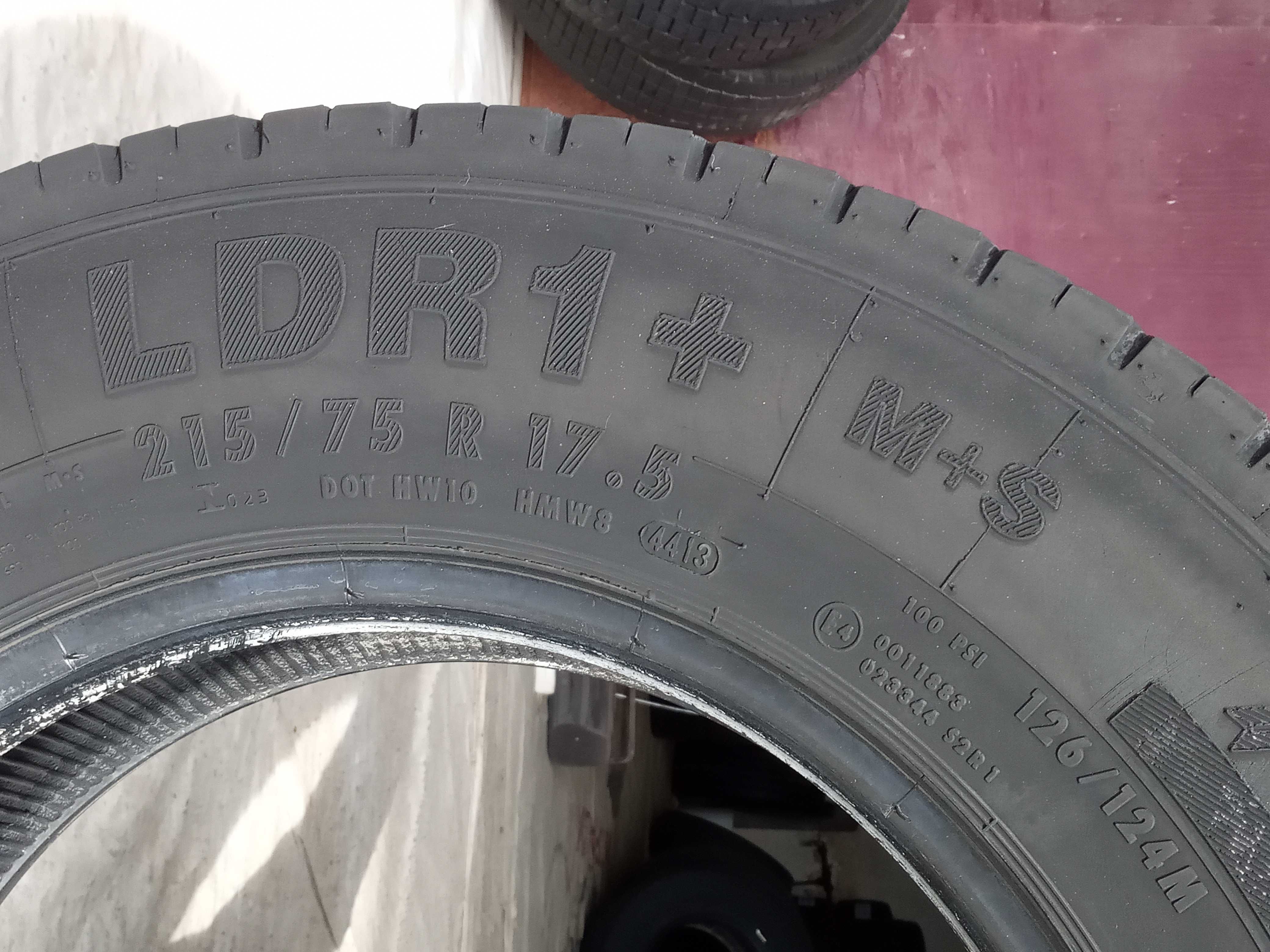 2 тежкотоварни гуми 215/75R17.5 Continental Regional LDR1+ 126/124M