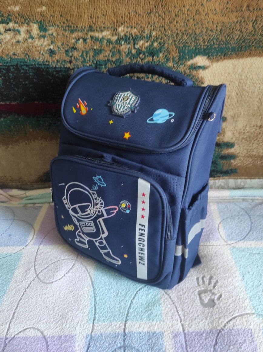 Школьный рюкзак портфель