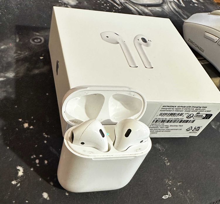 Продавам Apple AirPods 2