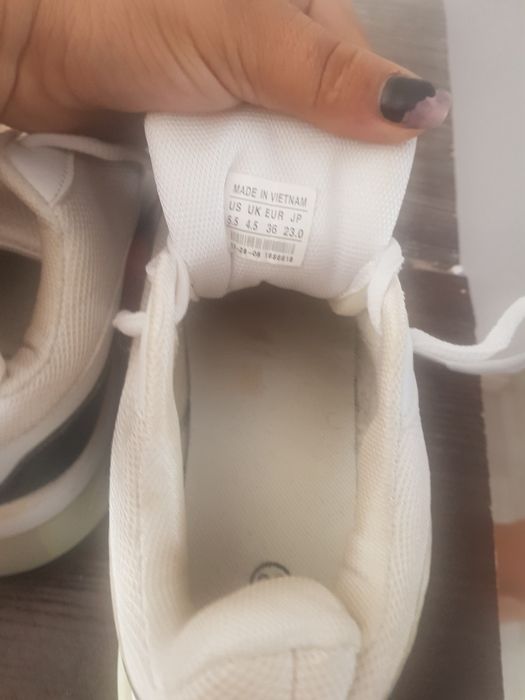 Adidași de dama purtați o singura data