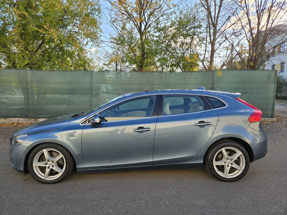 Volvo V40 2.0 D Automat Extra Full Propietar Stare Perfecta  Variante