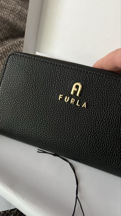 Чисто нов модел Furla Camelia XL.100%оригинал.Жестоки, с етикети