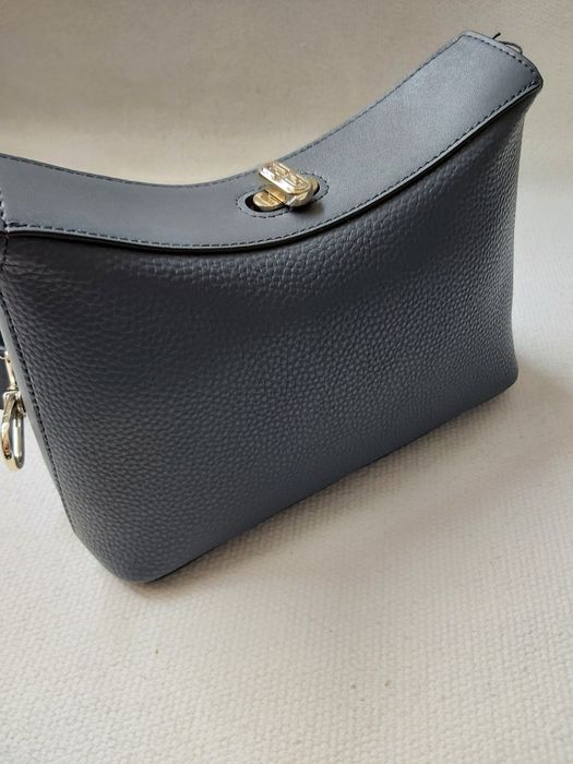 Най-добрите цени за годината!Чанта Furla Danae Perla