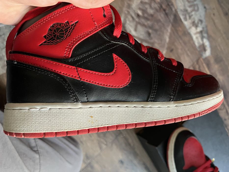 ОРИГИНАЛНИ! Air jordan 1 mid (red and black)
