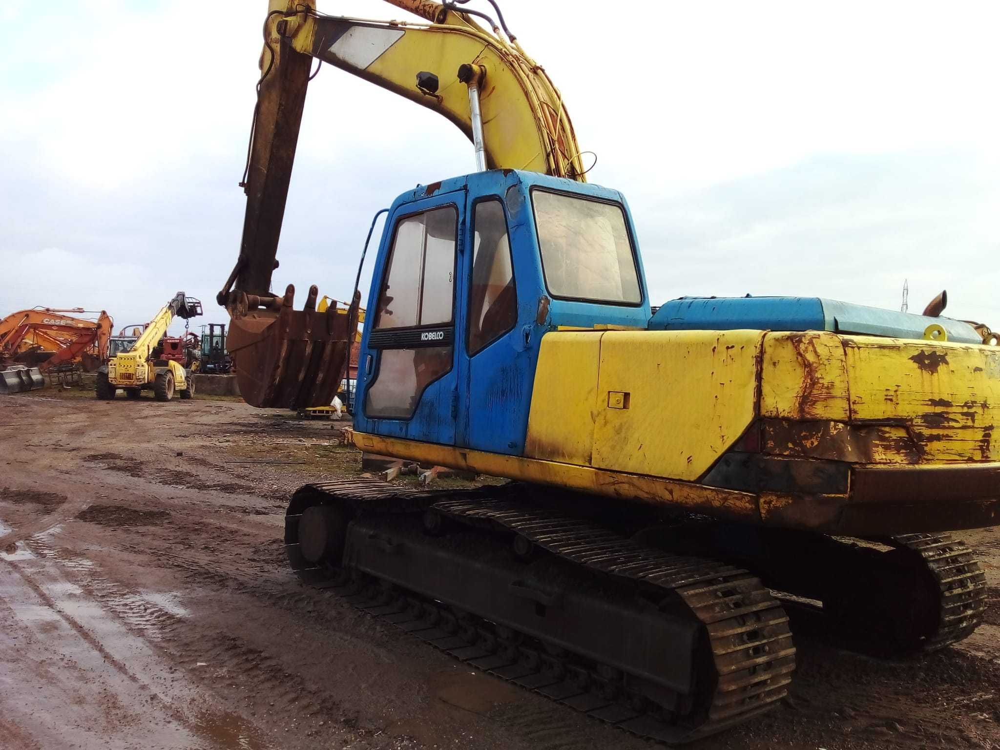 Excavator senile Kobelco SK 200 dezmembrez