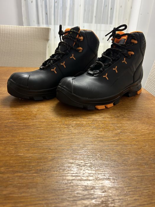 Vand bocanci uvex nr 42