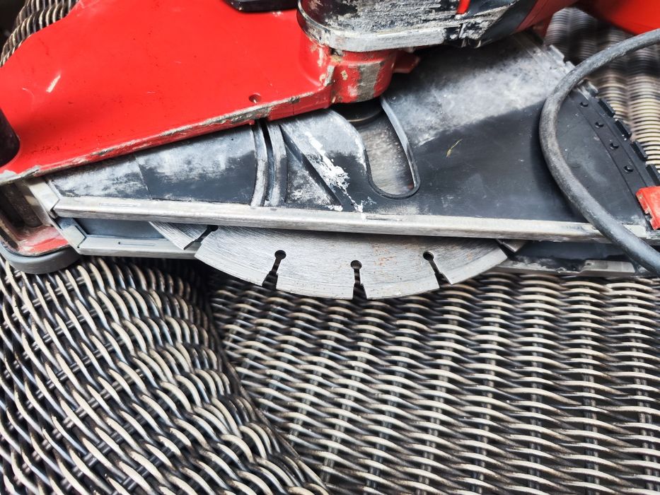 Hilti DCH 300 + Extractor DCH EX 300 Masina de taiat pereti