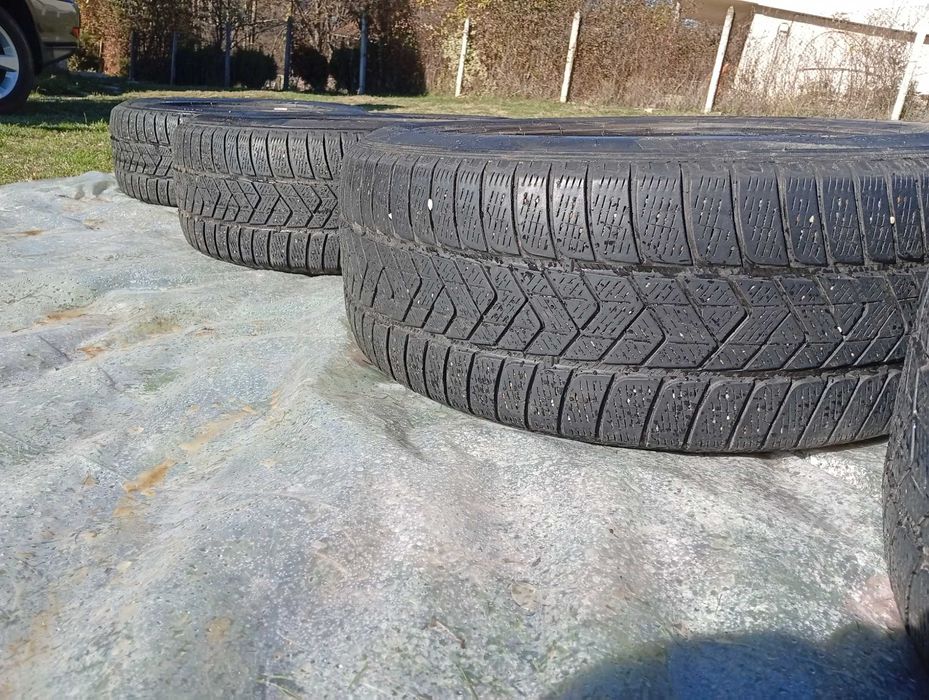 Зимни гуми Пирели 235/60/18